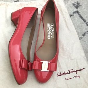 Salvatore Ferragamo Vara patent bow pumps